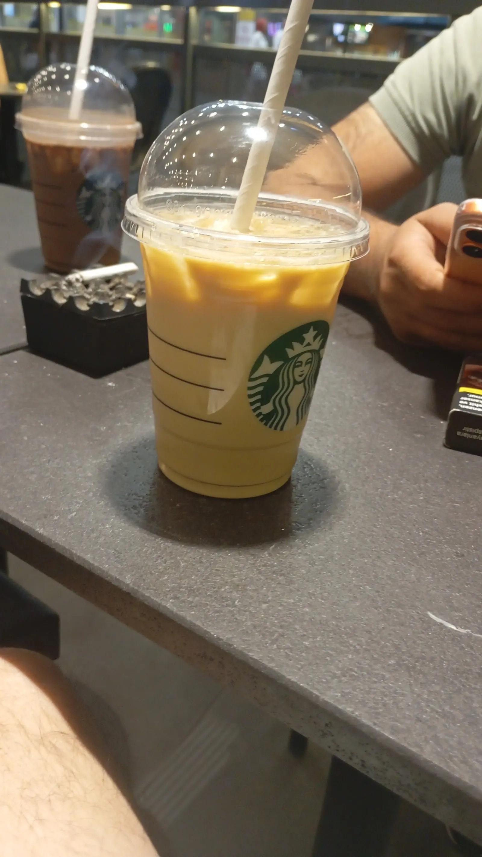 Starbucks fotoğraf 1