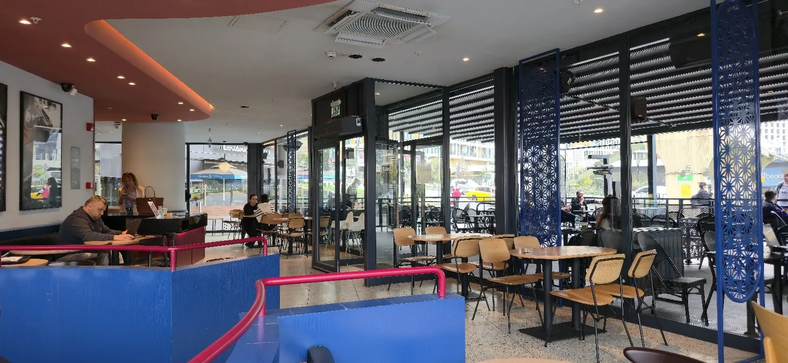 Starbucks fotoğraf 3