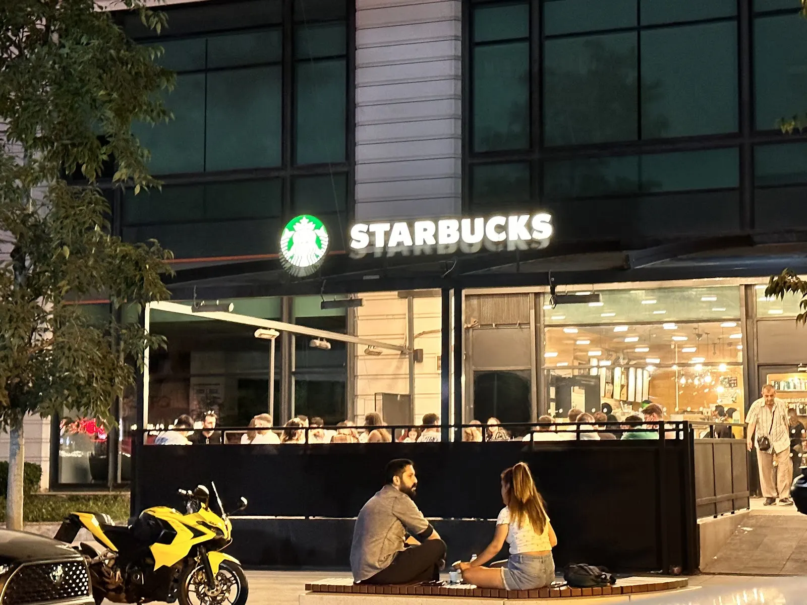 Starbucks yorumları ve müşteri geri bildirimleri