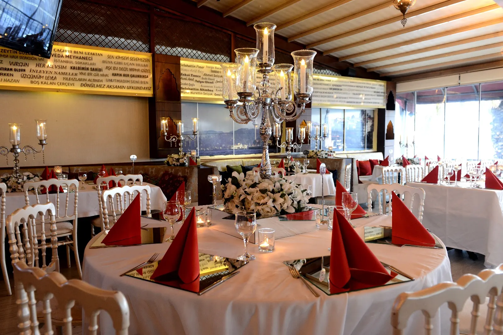 Uras Balık Meze Meyhane ( Eski Efendim Fasıl)
