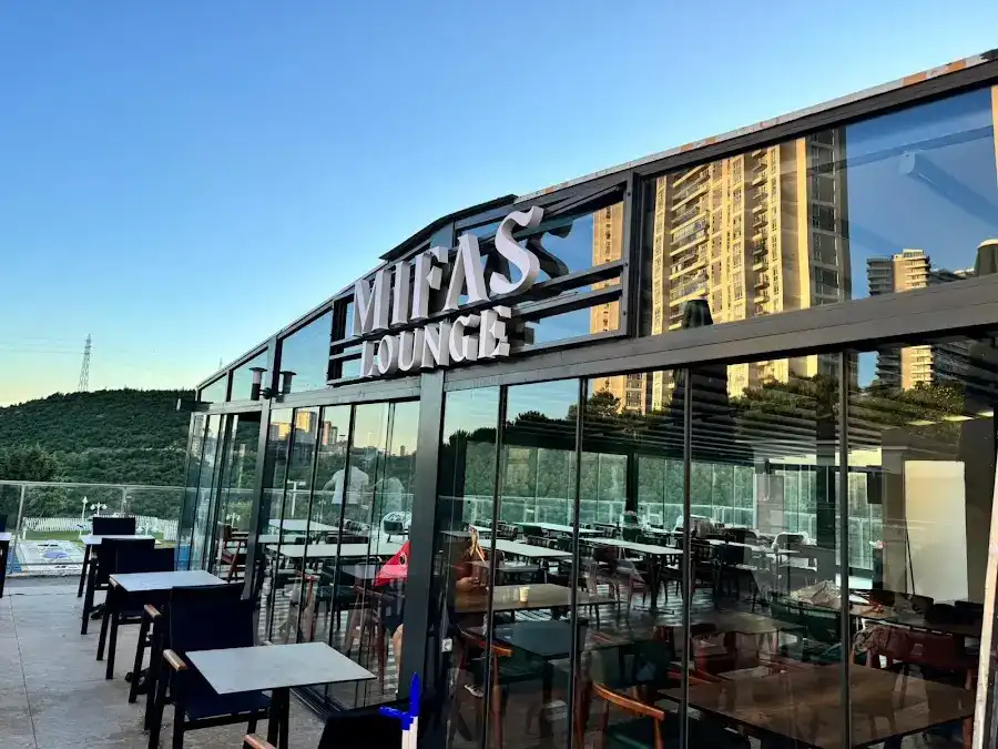 Mifas Lounge