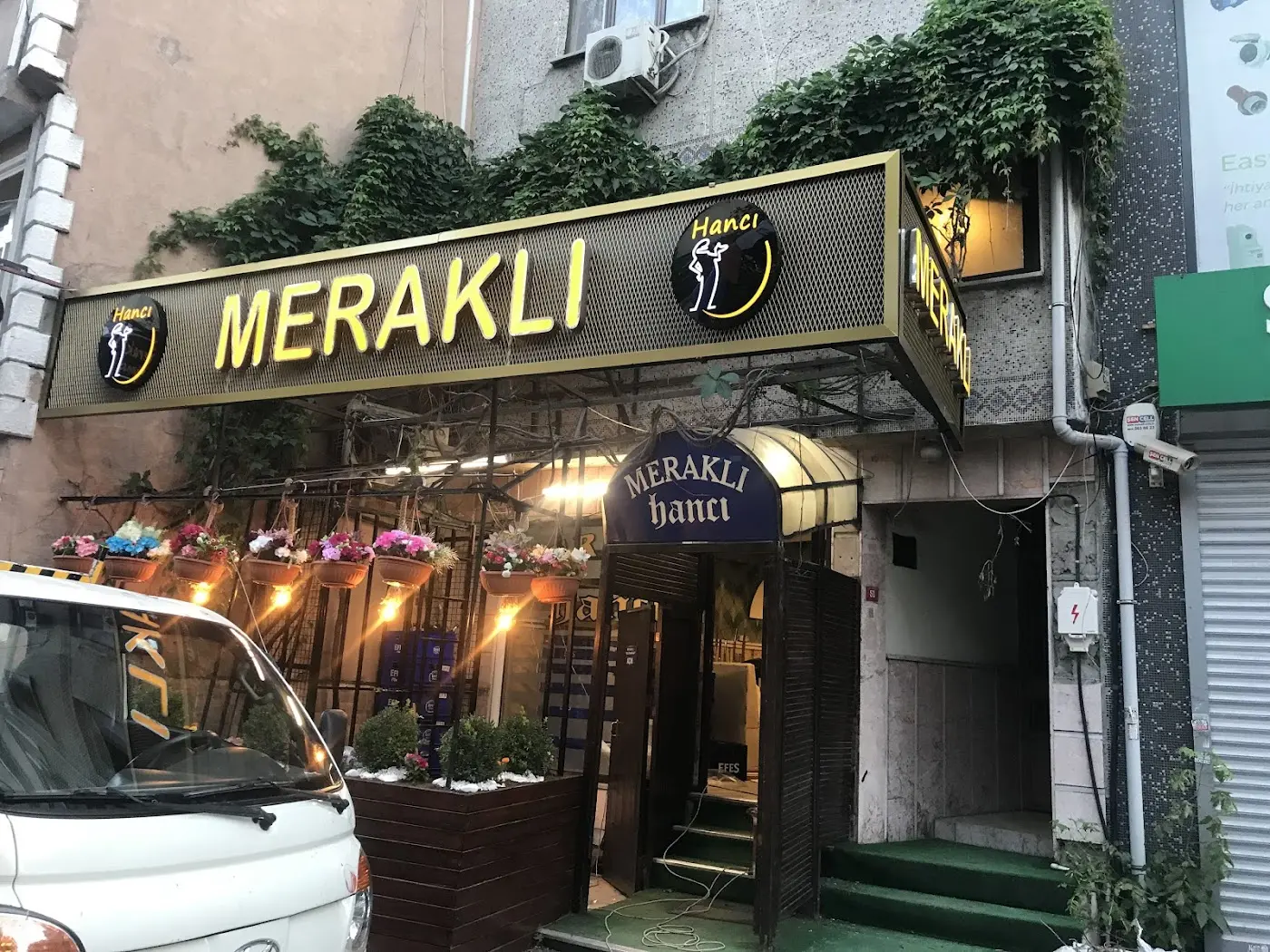 Merakli meyhanesi