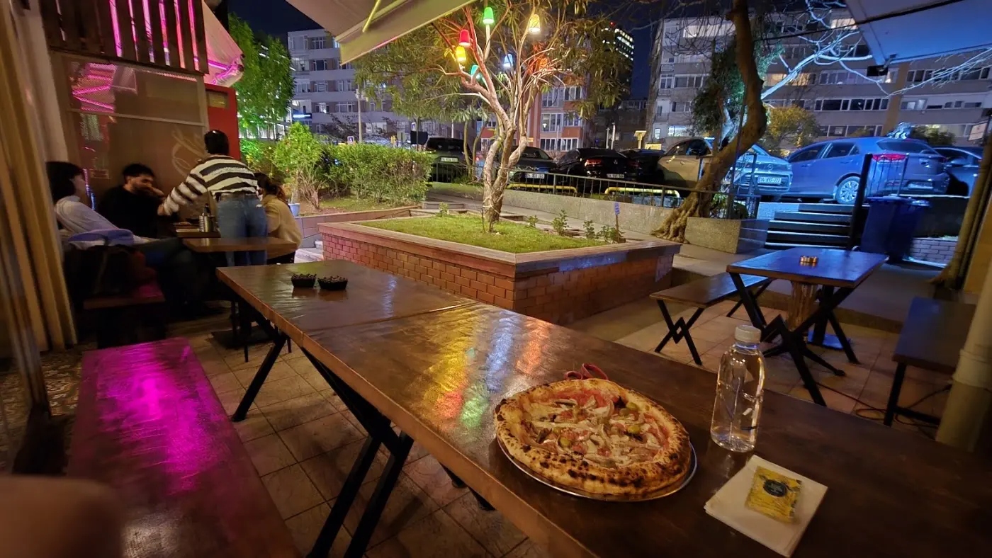 Lou Pizza Napoletana fotoğraf 1