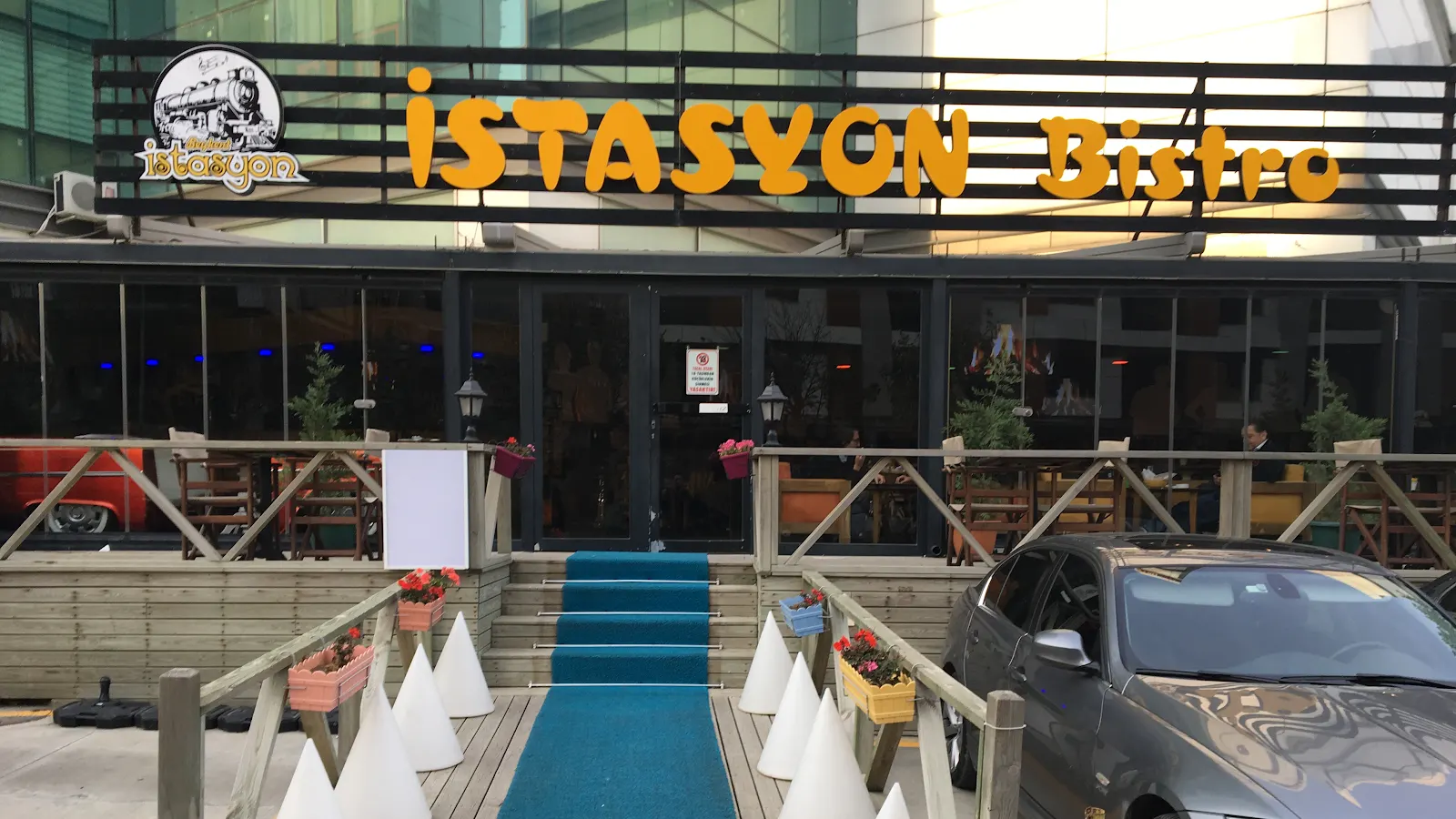 Beykent İstasyon Pub - Bira Evi