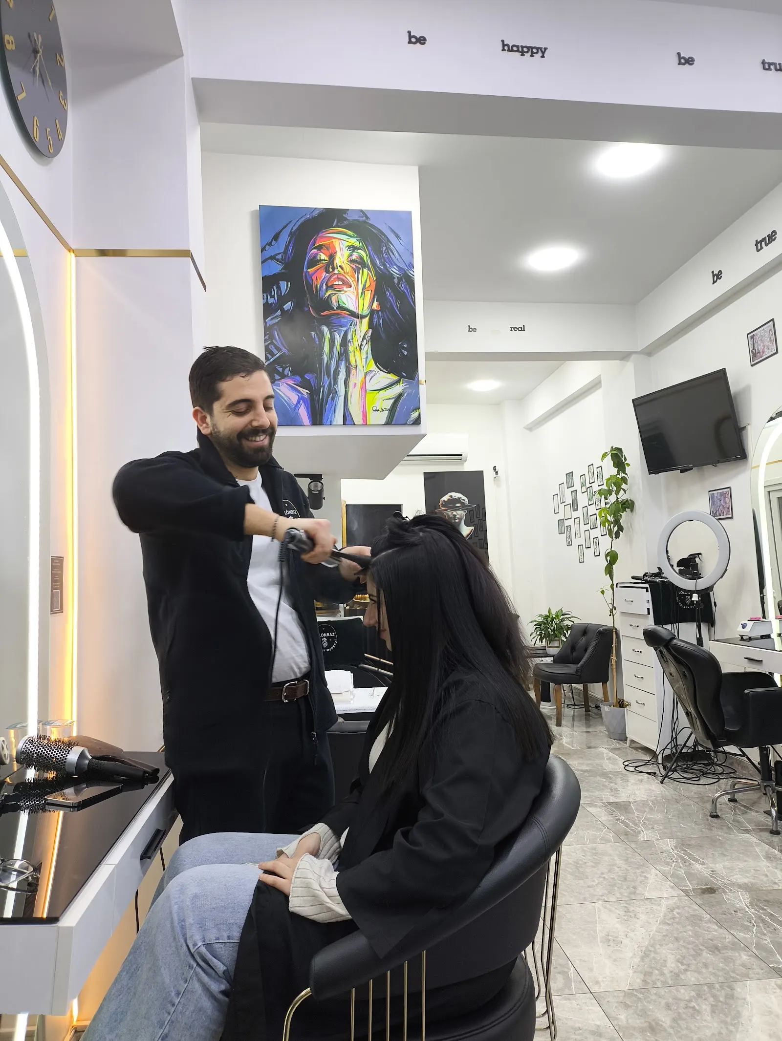 Sölönbaz Bayan Kuaförü | Kasımpaşa - Beyoğlu - Taksim | Ladies Hairdresser & Beauty Salon İstanbul fotoğraf 2