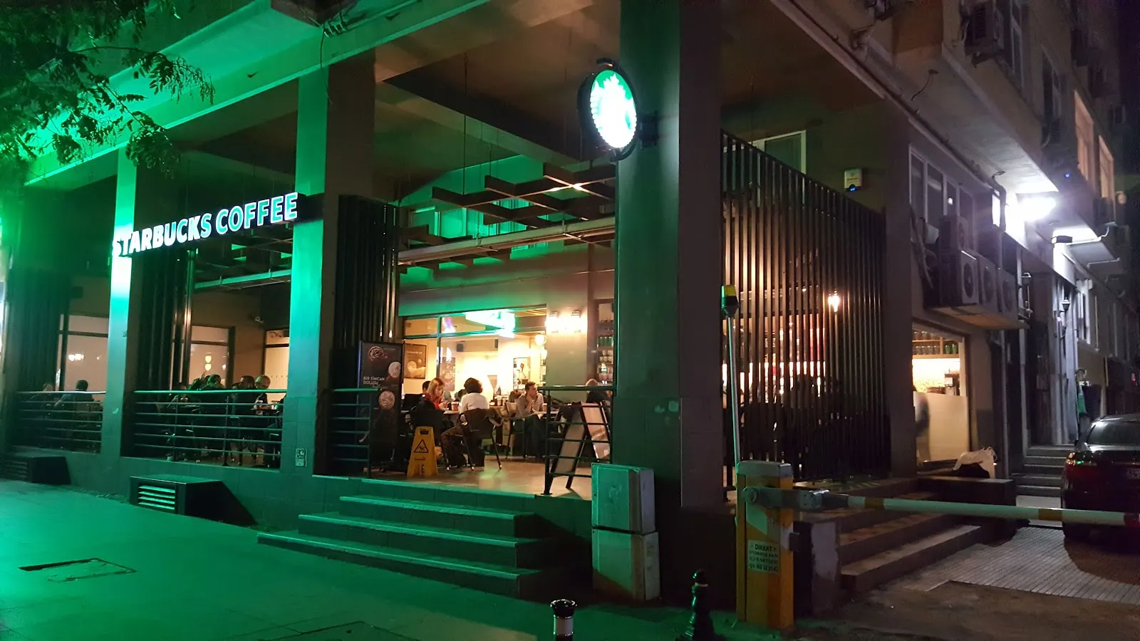 Starbucks Beyoğlu şube görseli