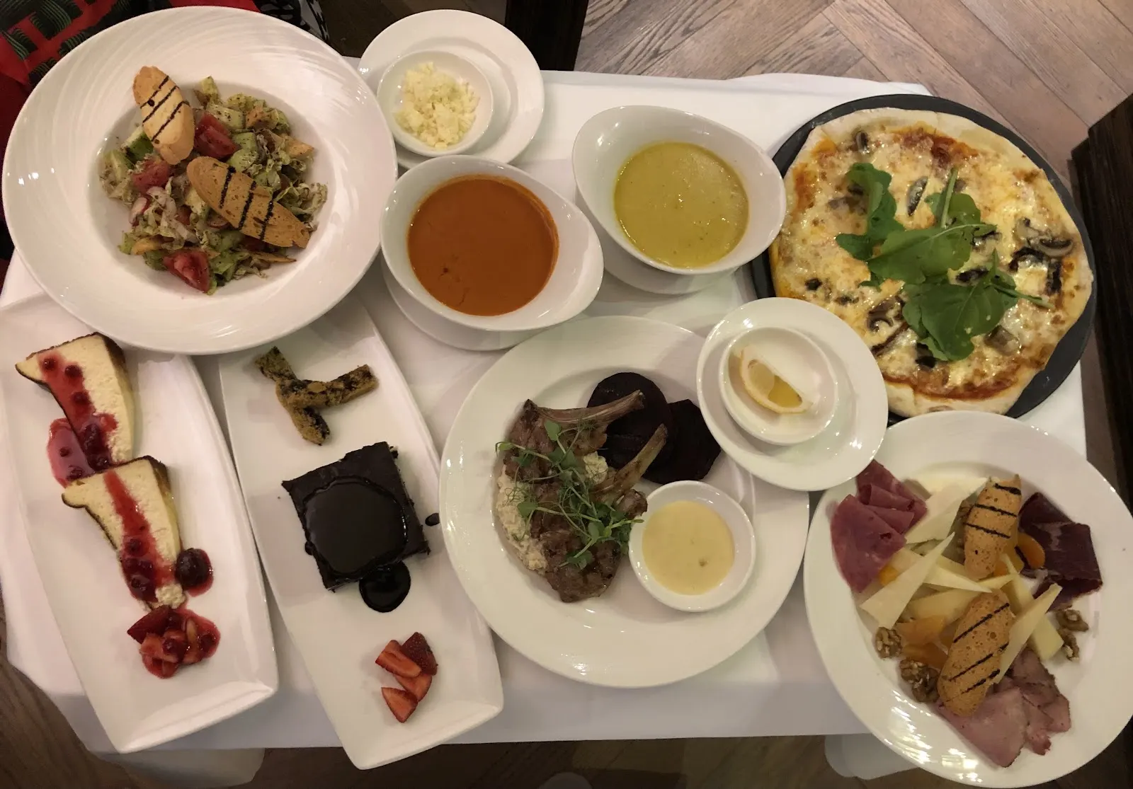 Steak and More Restaurant fotoğraf 3