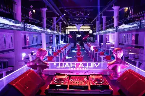 Villa Hall Club