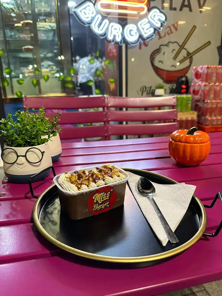 Miss Burger fotoğraf 2