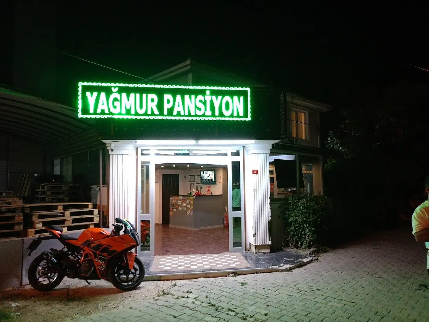 OTEL YAĞMUR