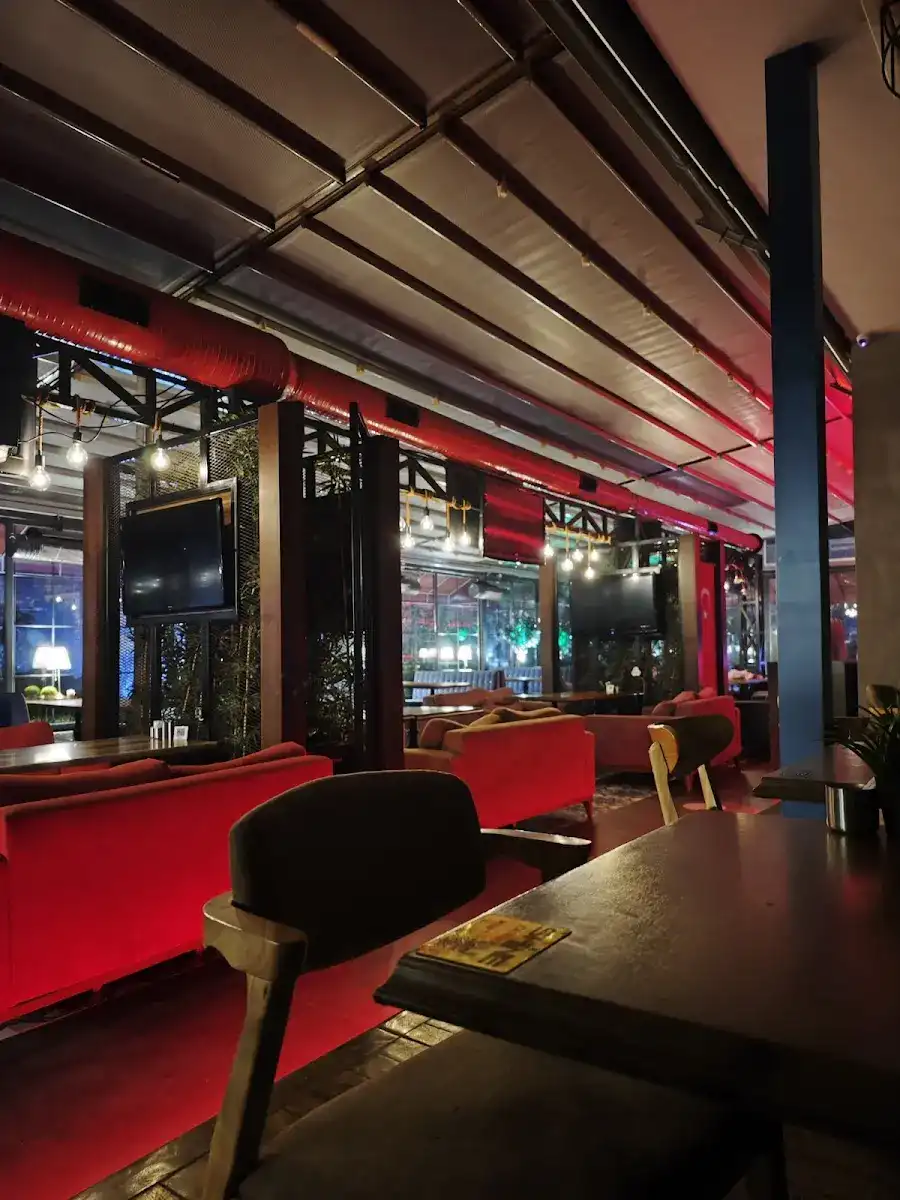 SHİNE CAFE ÇEKMEKÖY