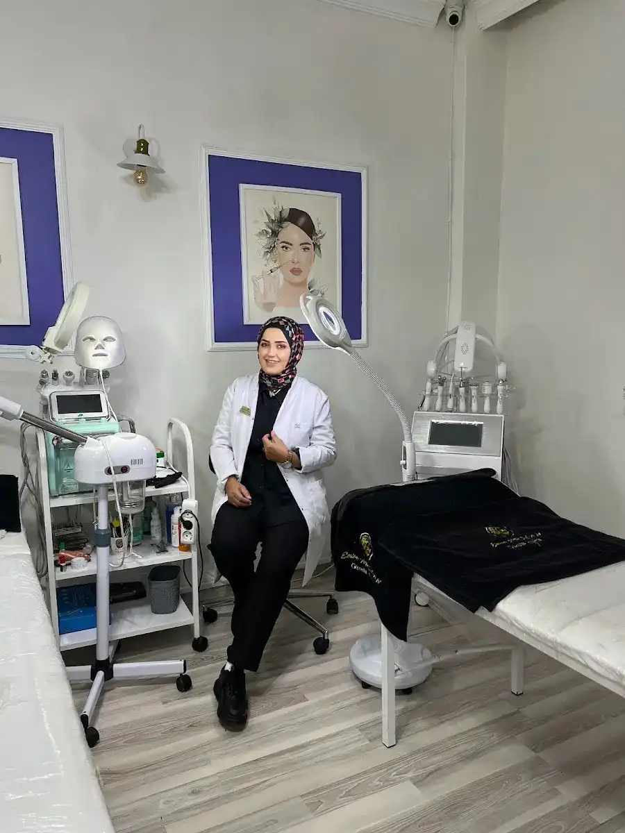 Emine Arslan Güzellik Estetik fotoğraf 3