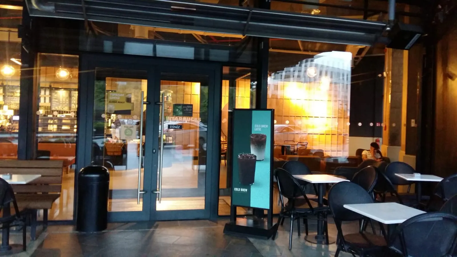 Starbucks fotoğraf 1