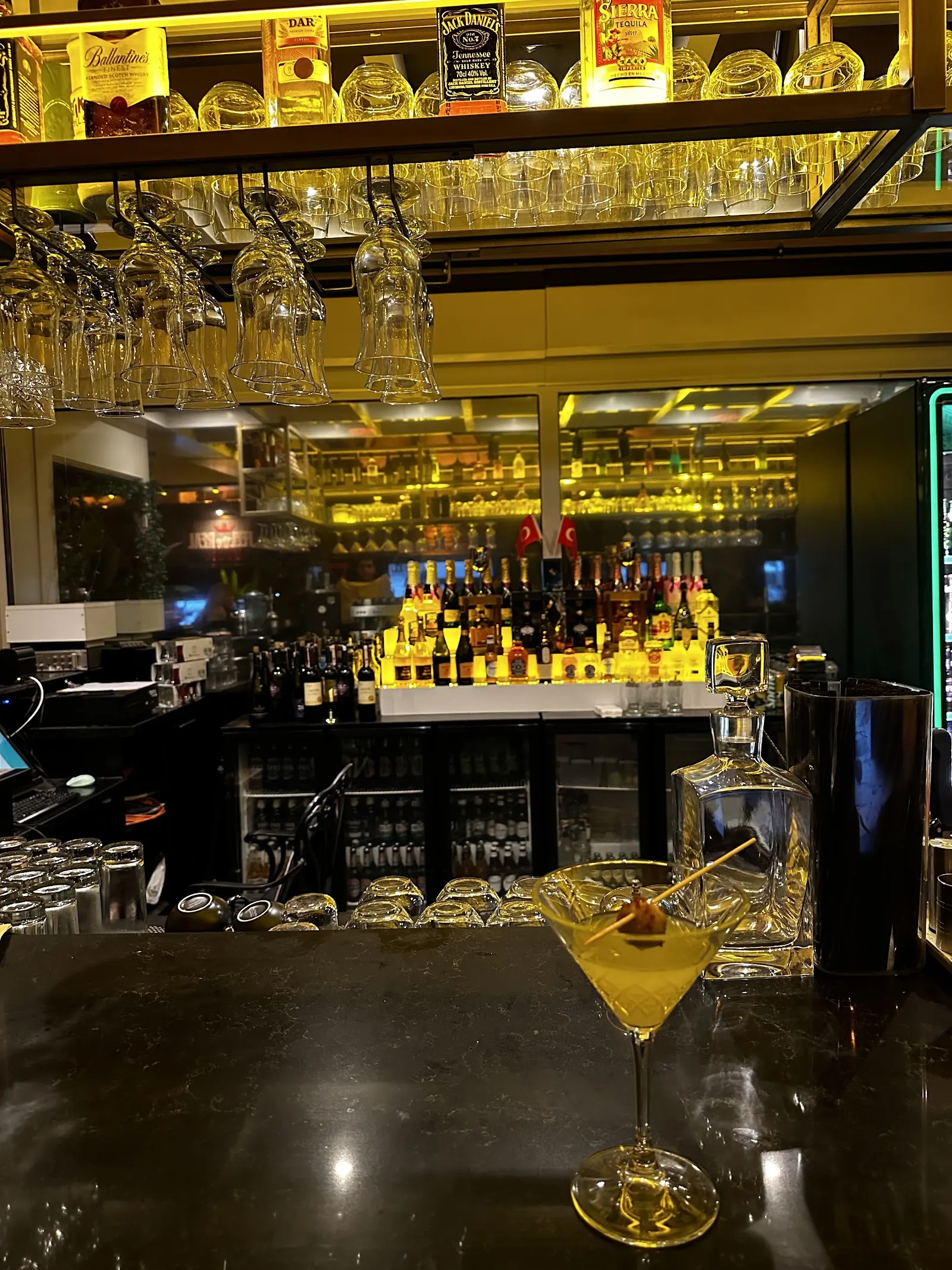 Hugo Pub