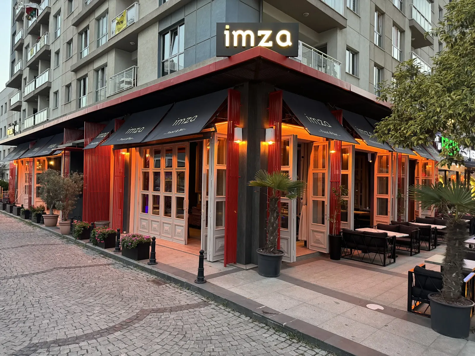 İmza Bahçeşehir Food&Cocktail Bar fotoğraf 3