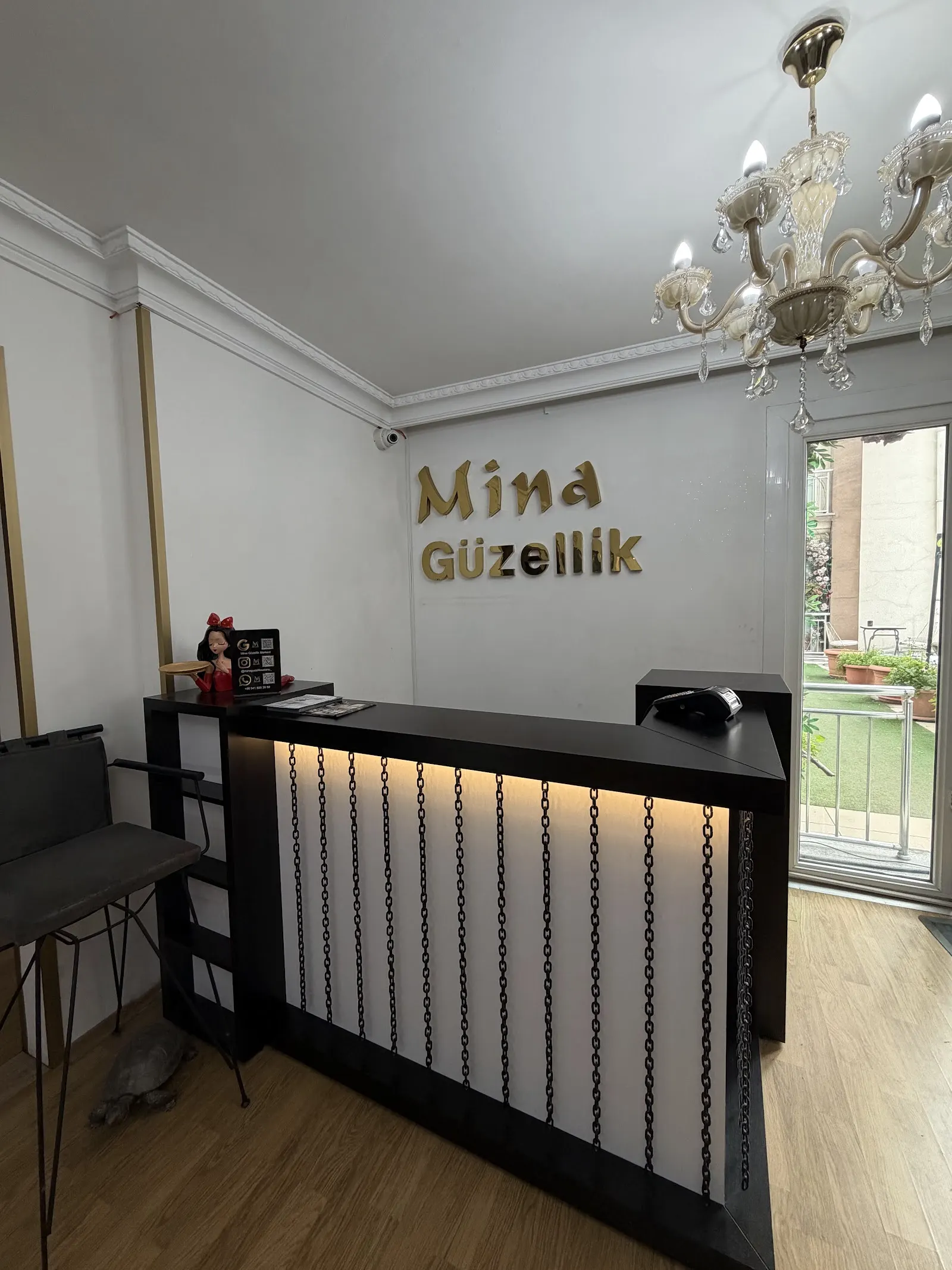 Mina Güzellik Merkezi - Lazer Epilasyon - Cilt Bakım - İpek Kirpik fotoğraf 3