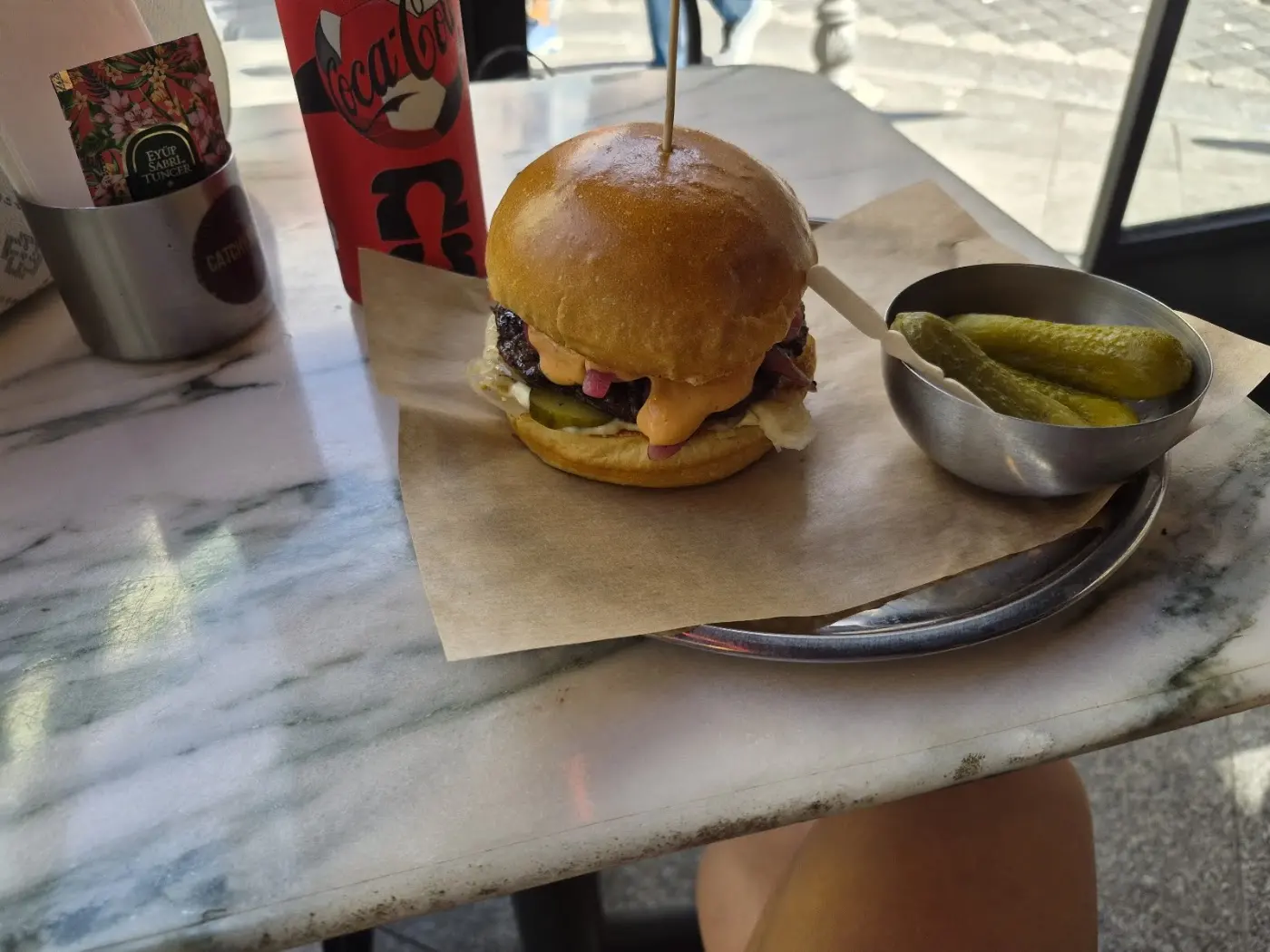 Catchy BBQ Burger fotoğraf 3