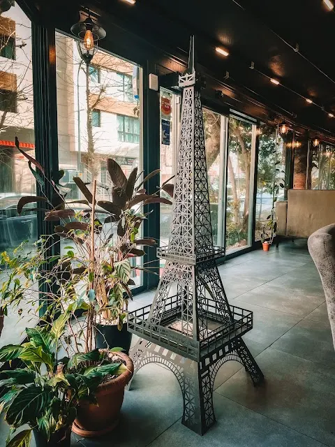 Delmonico's Lounge & Nargile Cafe yorumları ve müşteri geri bildirimleri