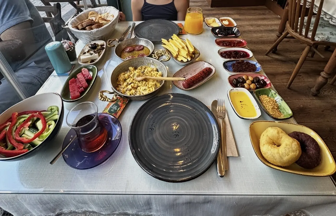Deniz Nadide DURU BREAKFAST Moda fotoğraf 3