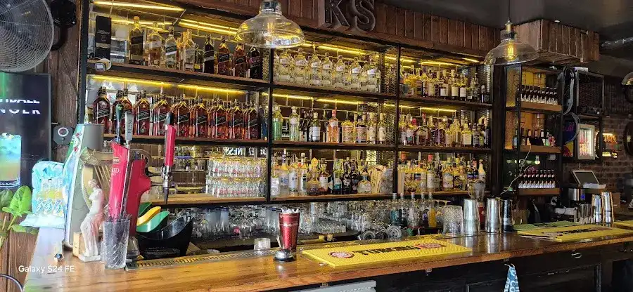Kadıköy Sokak Cocktail Bar