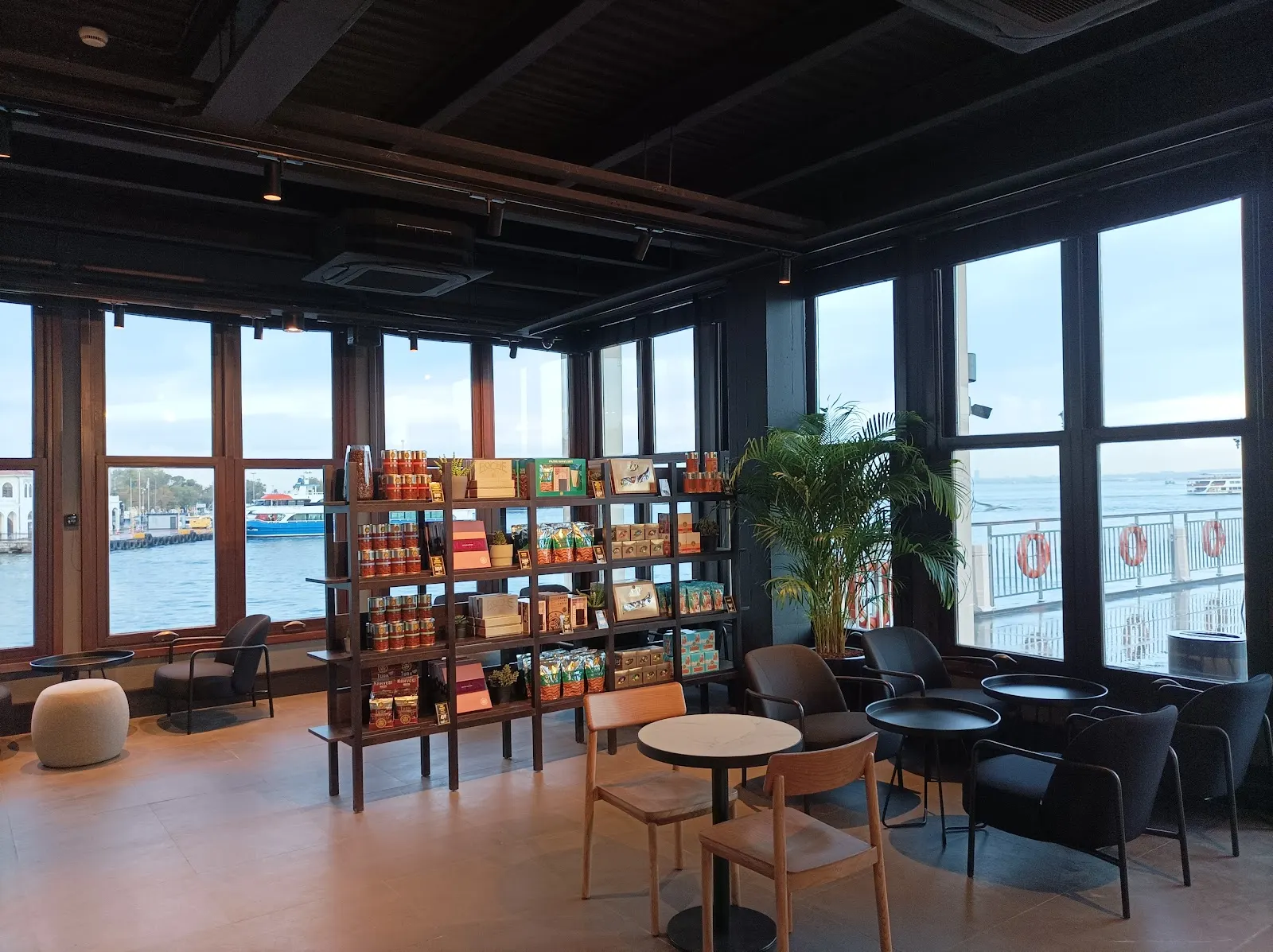 Kahve Dünyası Algötür-İstanbul Kitapçısı Kadıköy fotoğraf 4