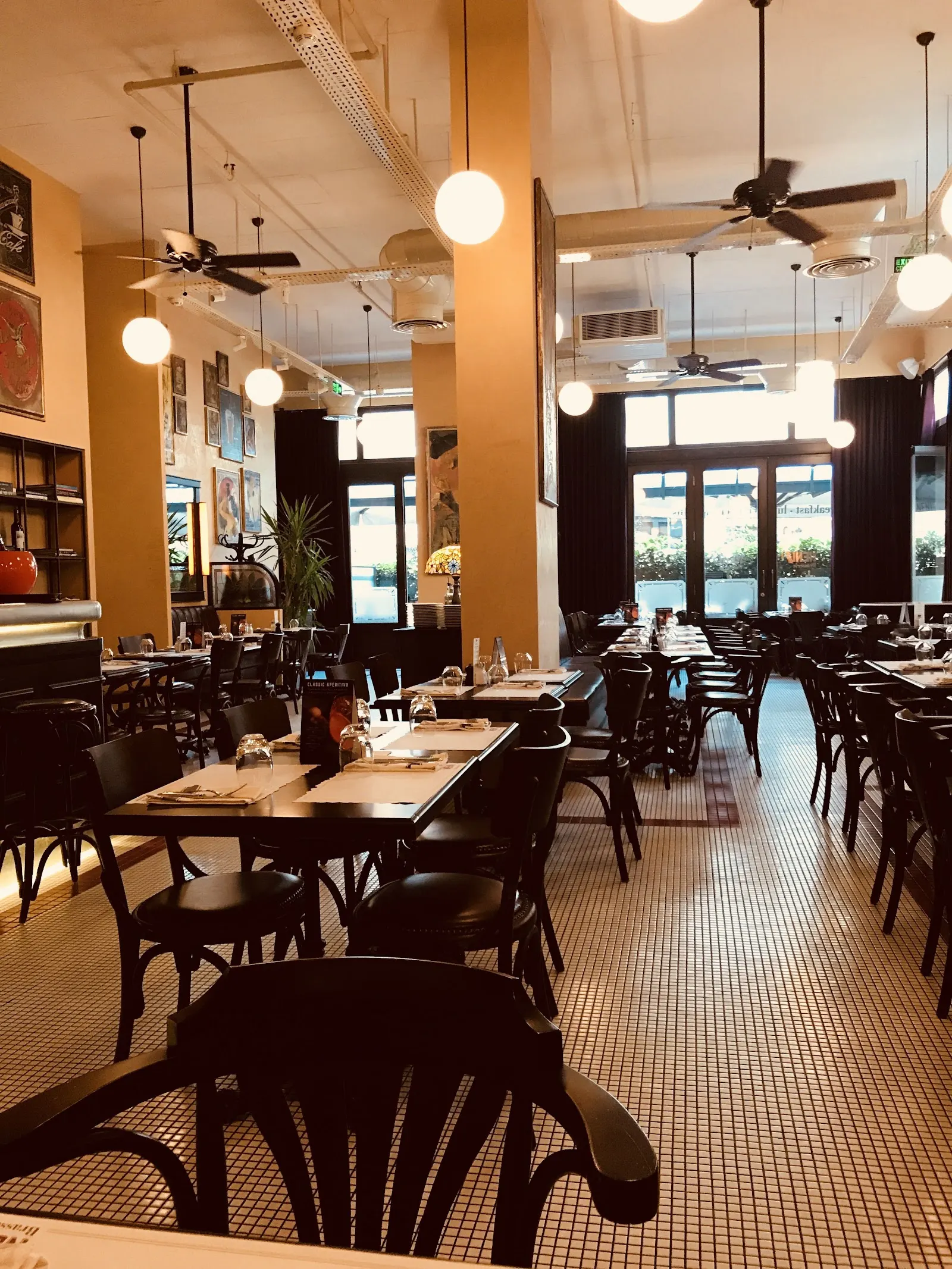 Neni Brasserie