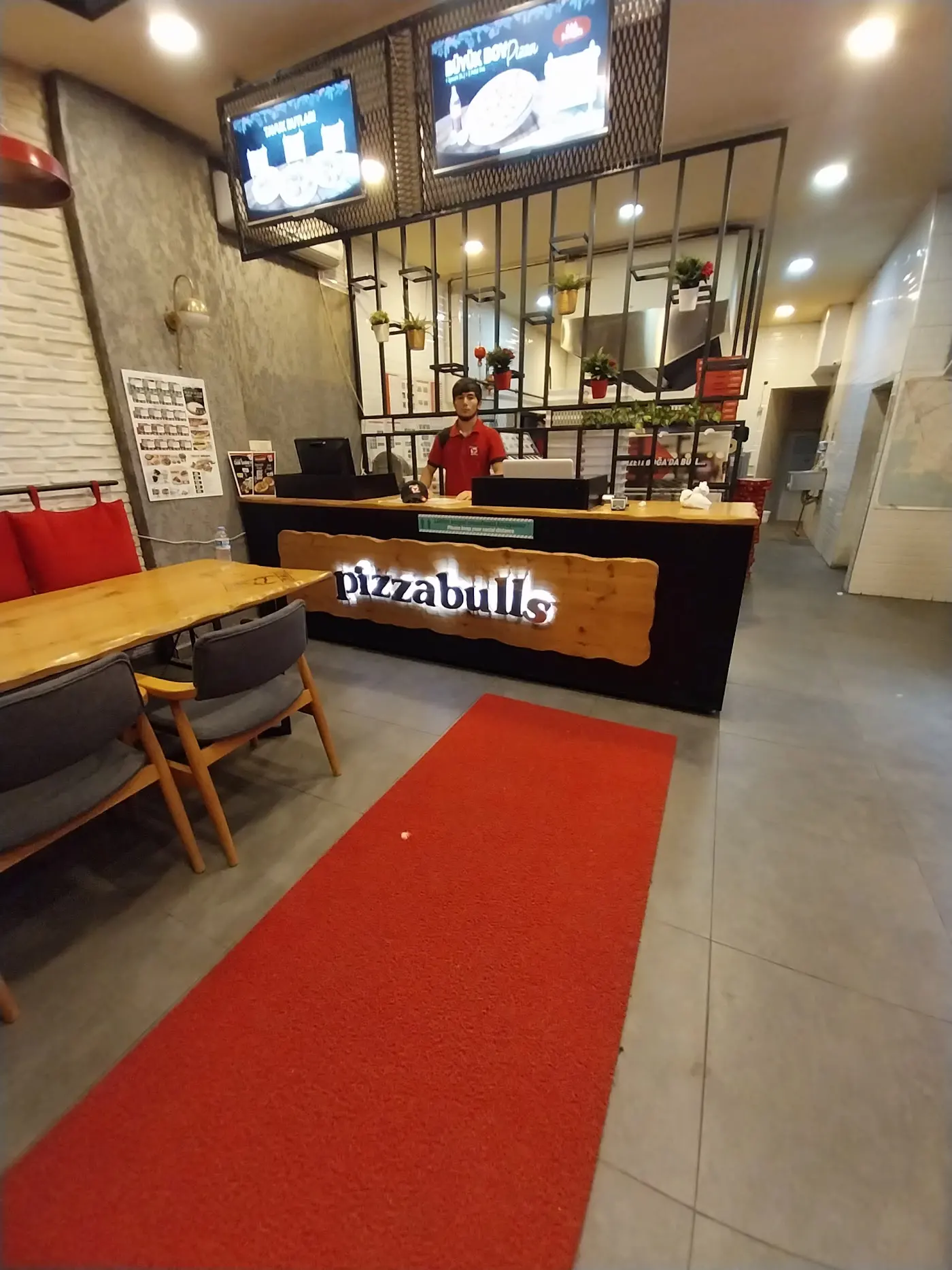 Pizzabulls Göztepe - Kadiköy fotoğraf 3