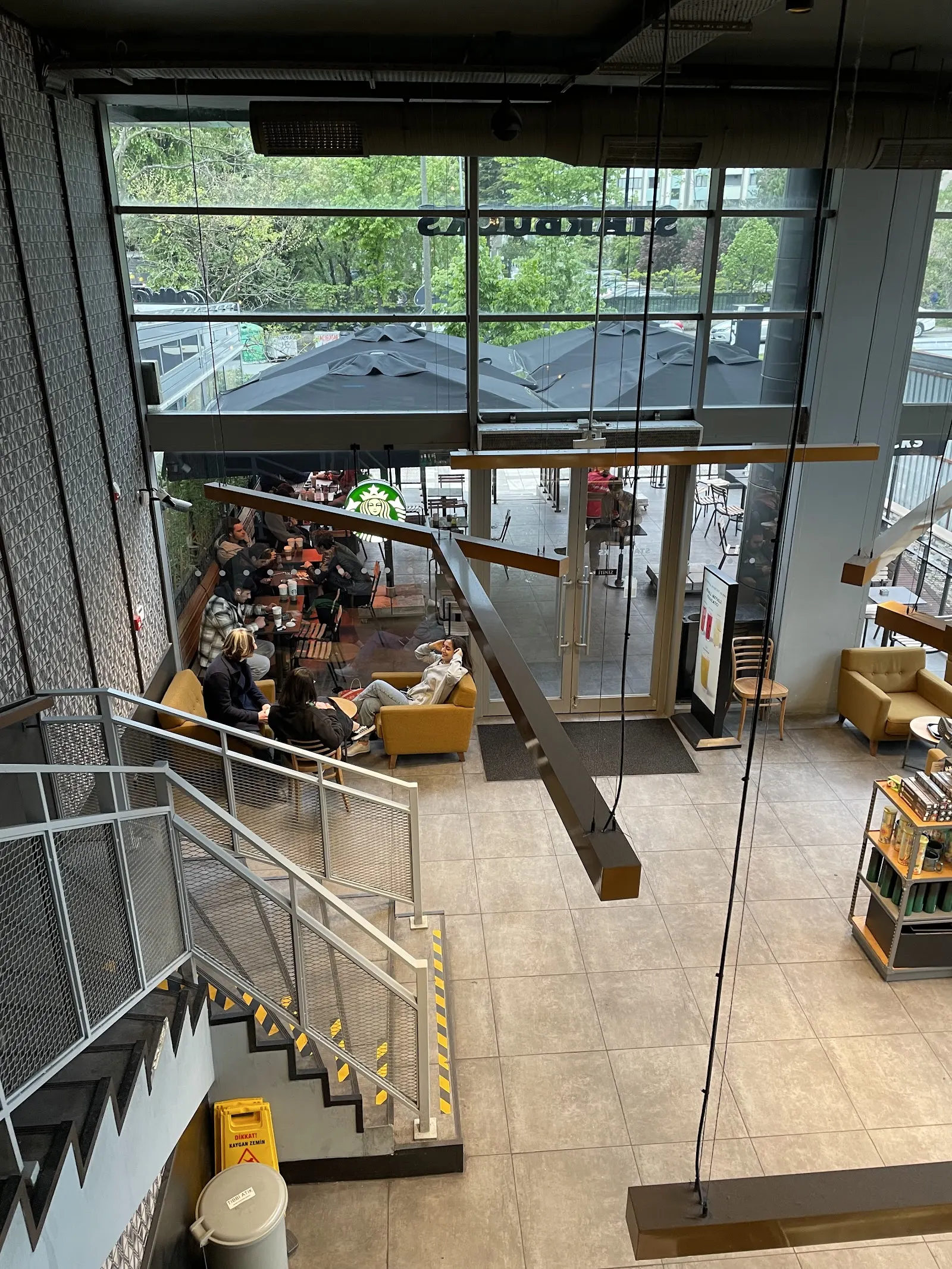 Starbucks Kadıköy şube görseli