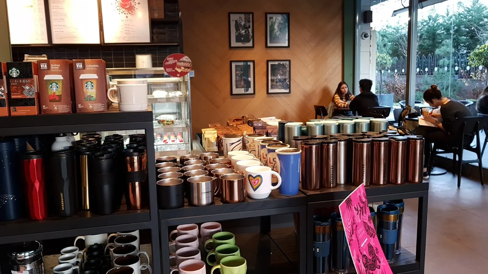 Starbucks Kadıköy şube görseli