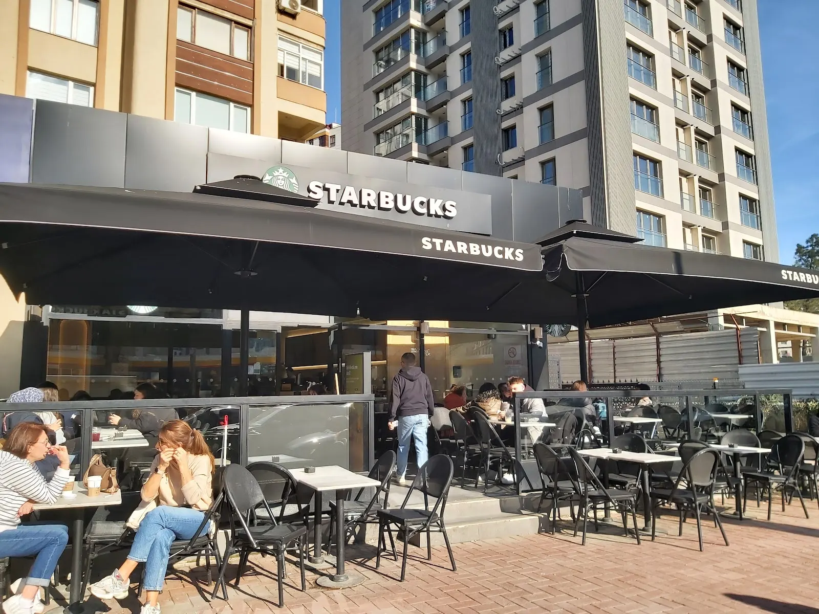 Starbucks Kadıköy şube görseli