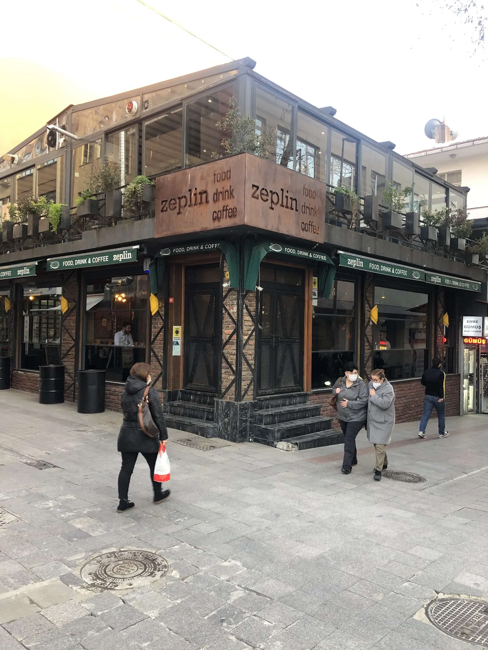 ZEPLİN KARTAL BİSTRO-PUB fotoğraf 3