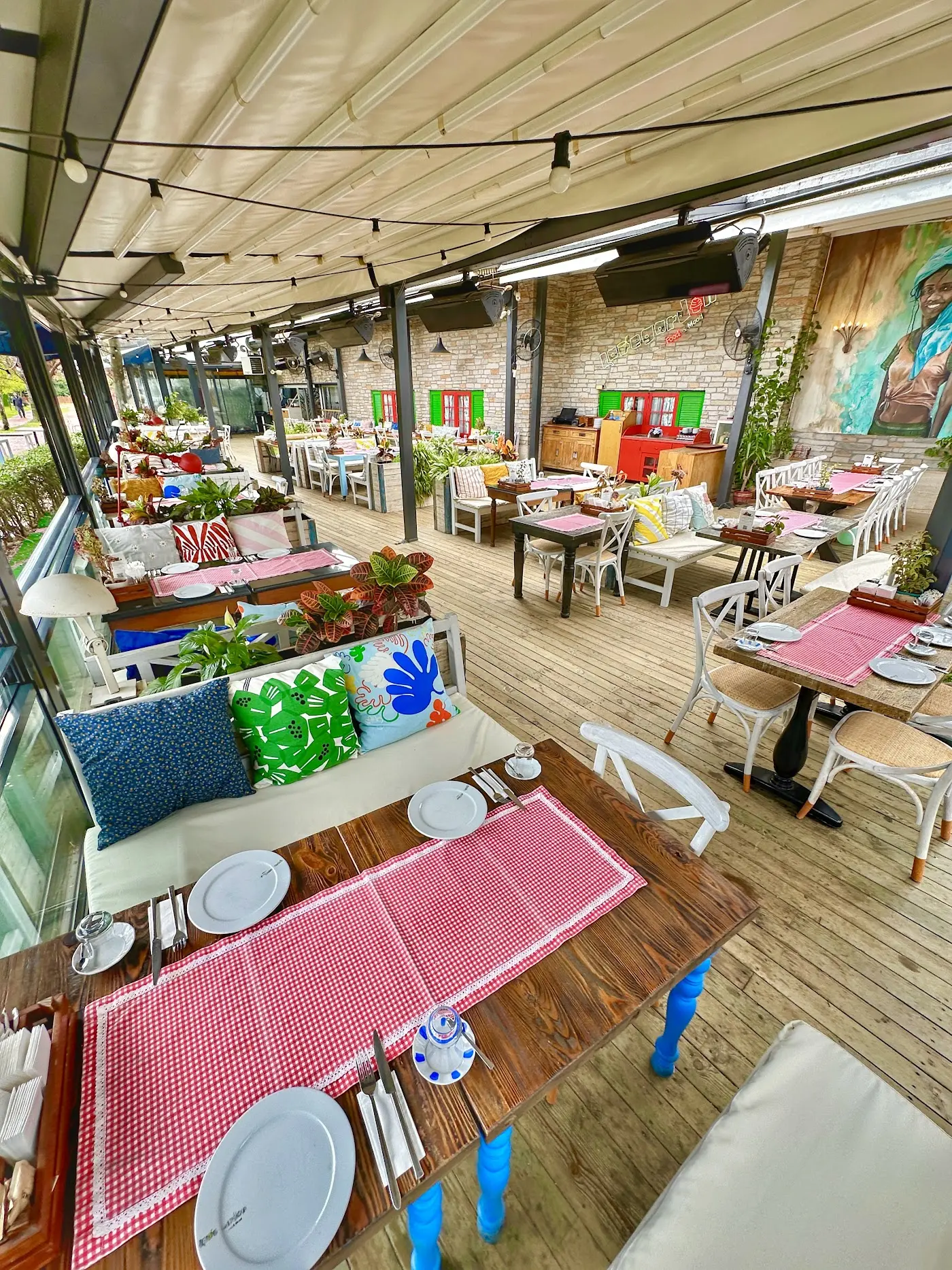 Love Garden Food & Mood