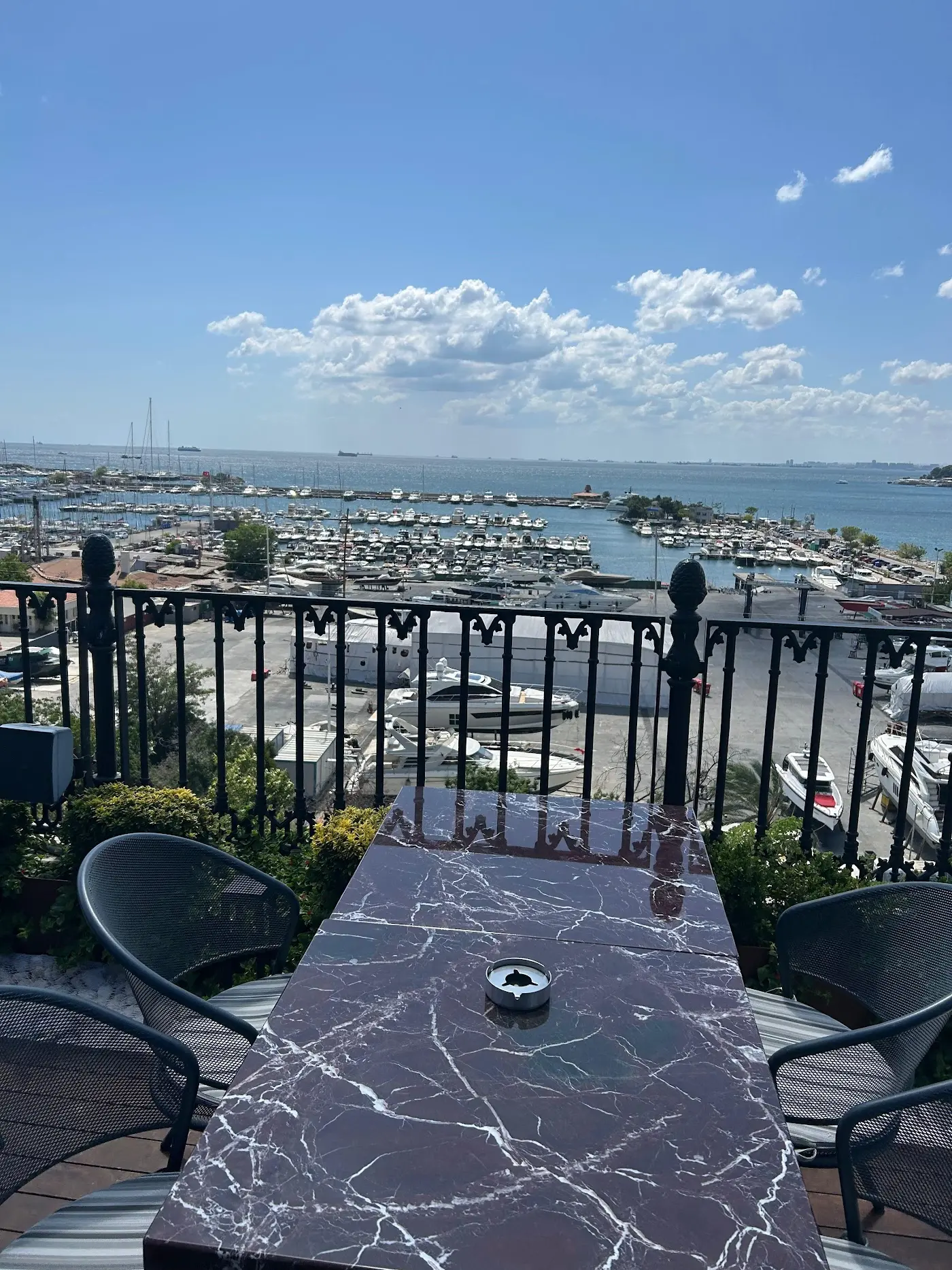 Jigger Kitchen & Roof Bar