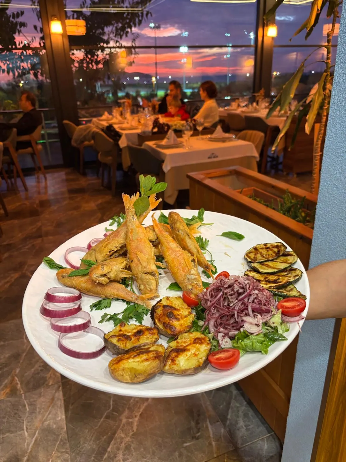 Mest Balık Restaurant fotoğraf 3