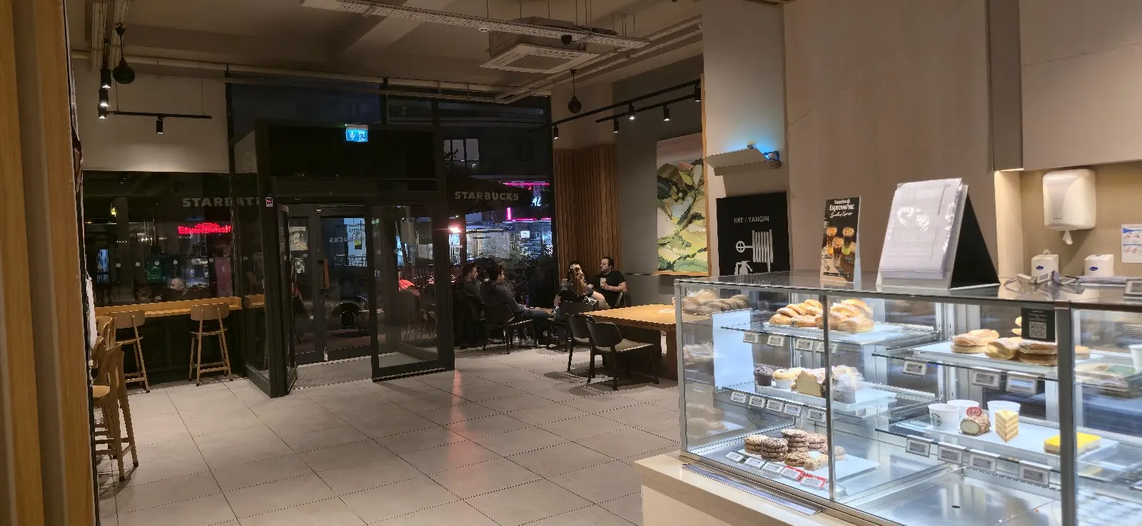 Starbucks fotoğraf 2