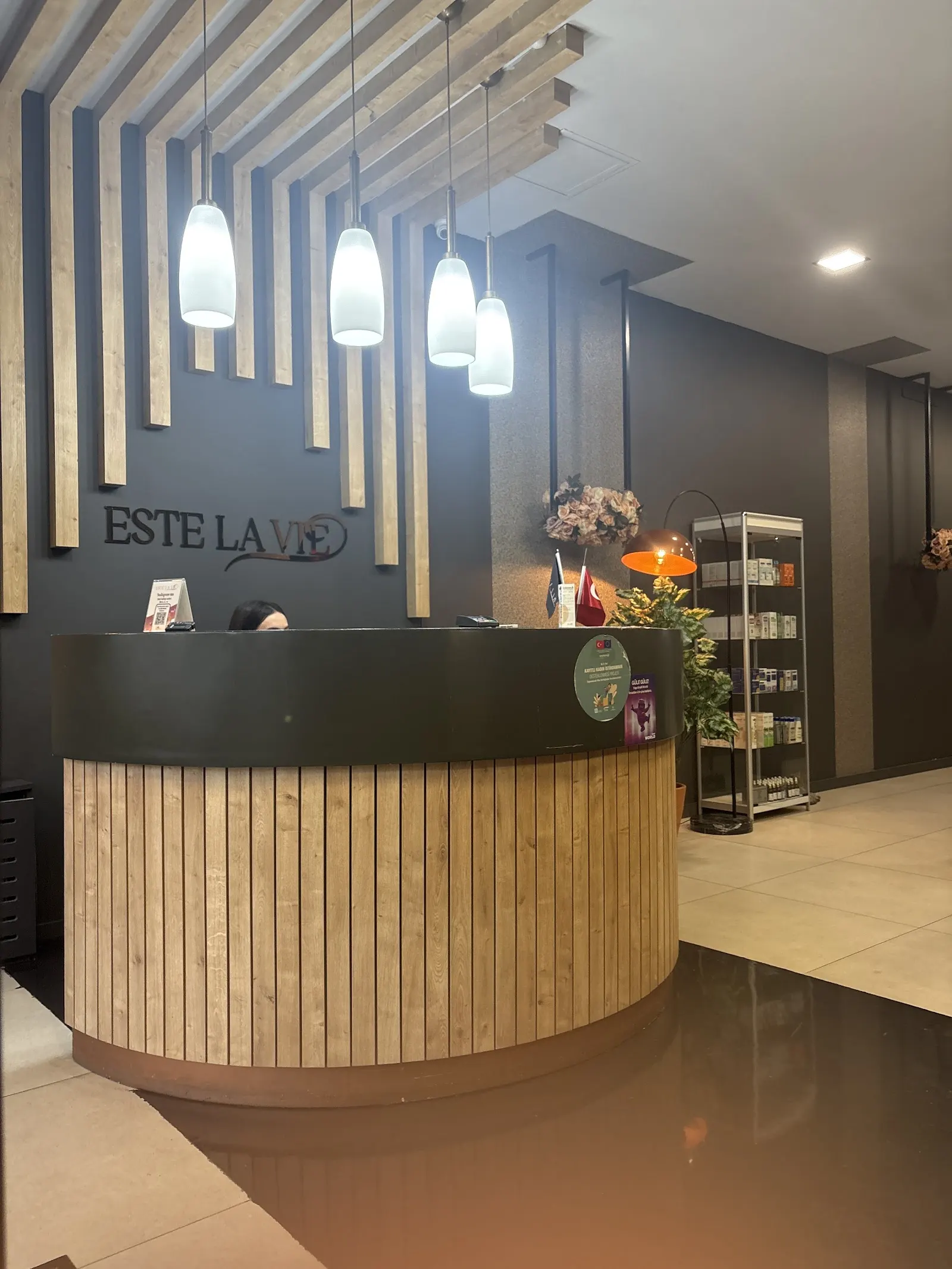 Este La Vie | Pendik Güzellik Salonu | Lazer Epilasyon | Cilt Bakımı fotoğraf 2