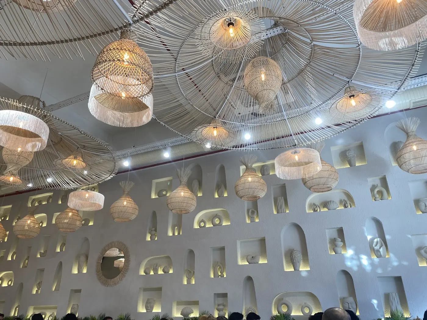 FEEL LOUNGE
