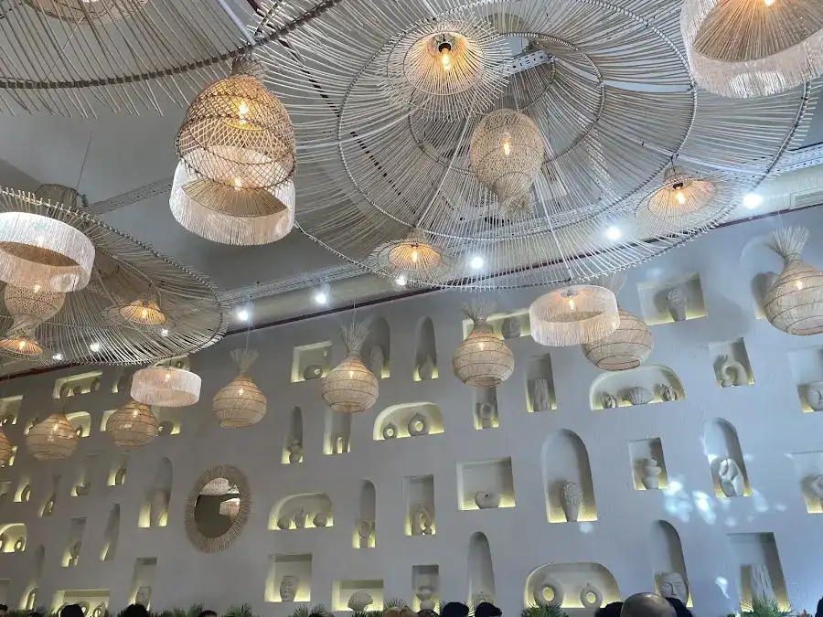 FEEL LOUNGE