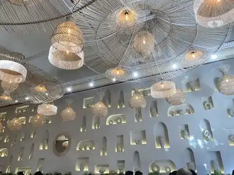 FEEL LOUNGE