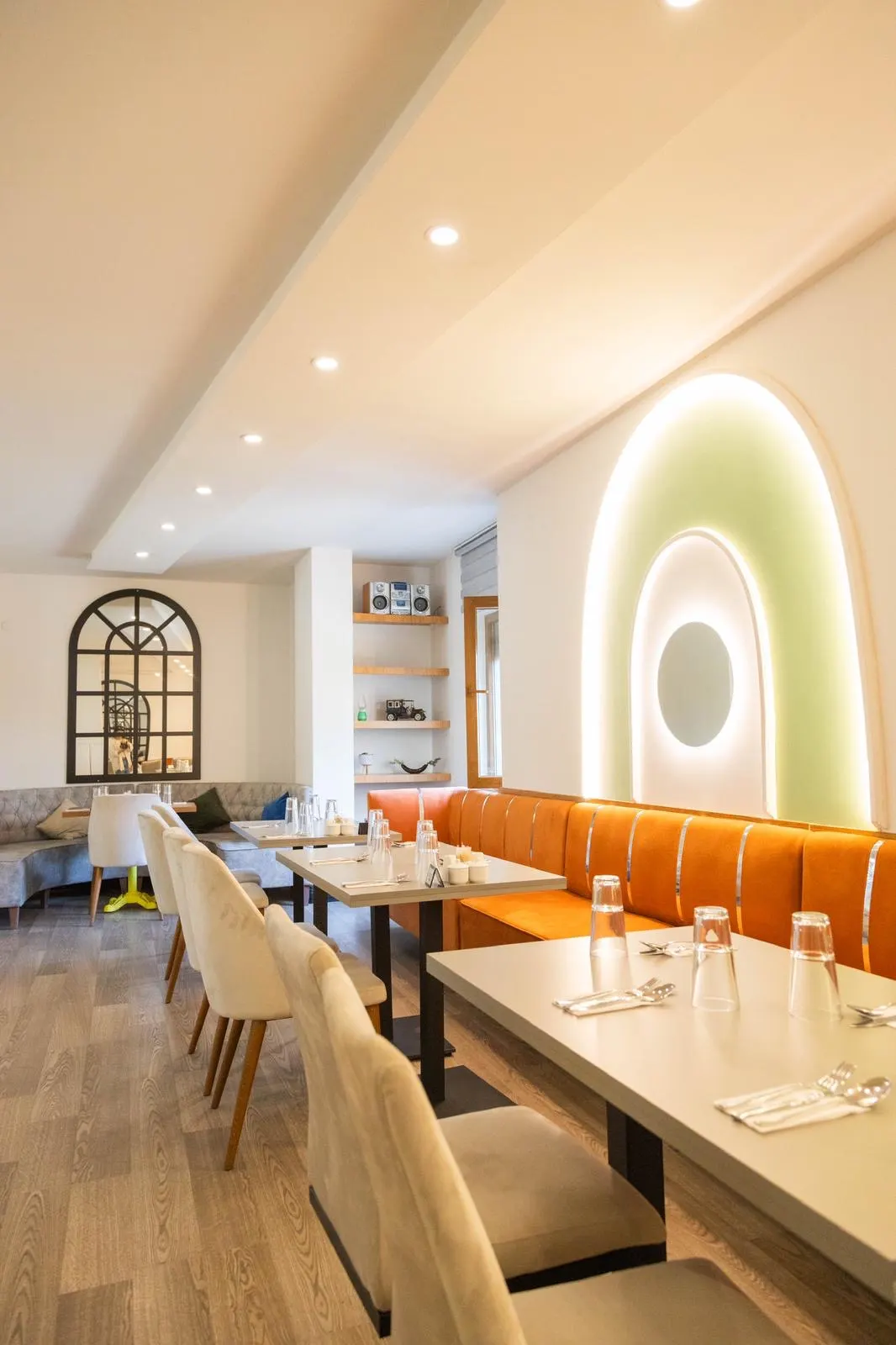 Nook Lounge Cafe