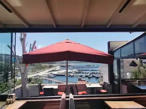 Dubara Plus Lounge & Bar