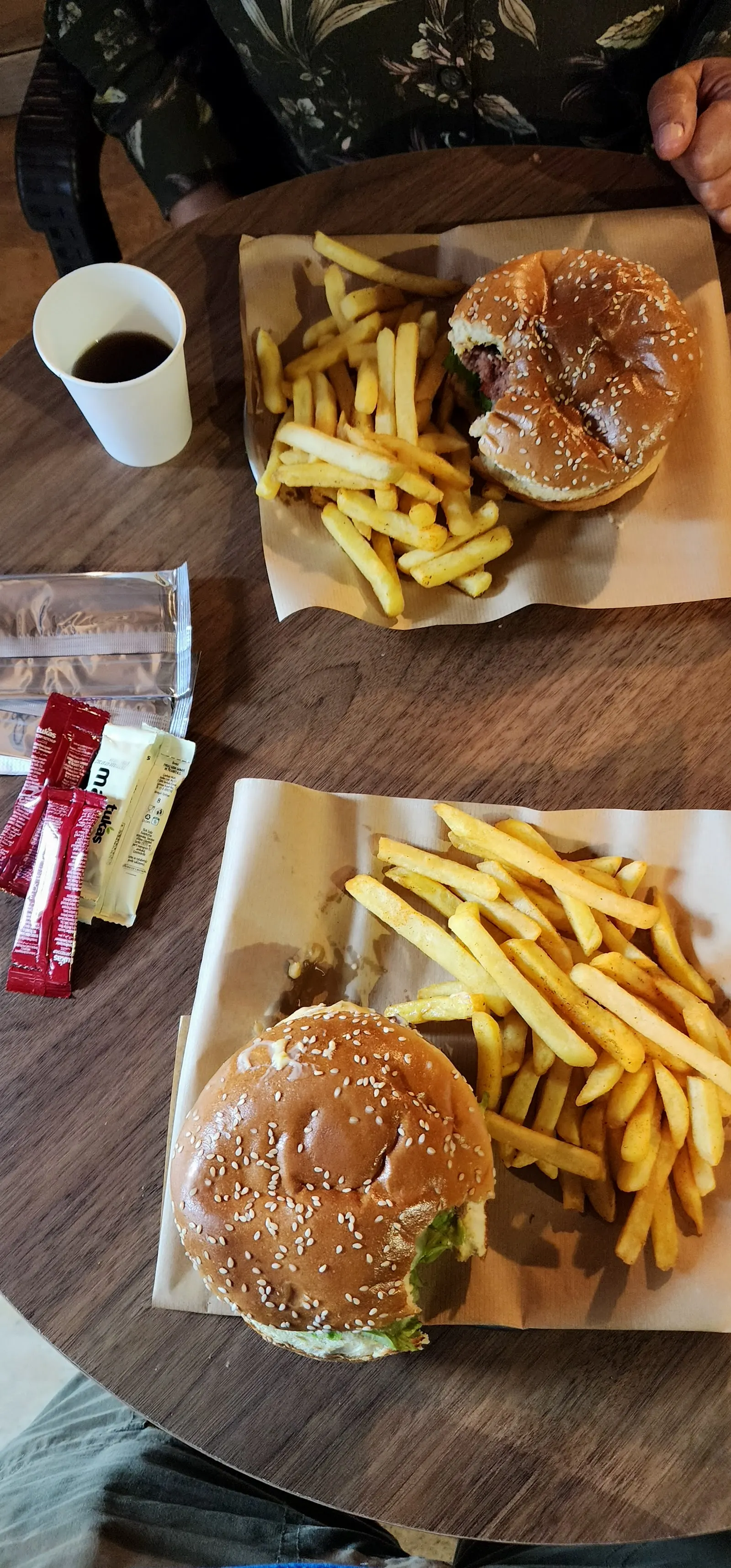 Meg Burger & Cajun Chicken fotoğraf 3