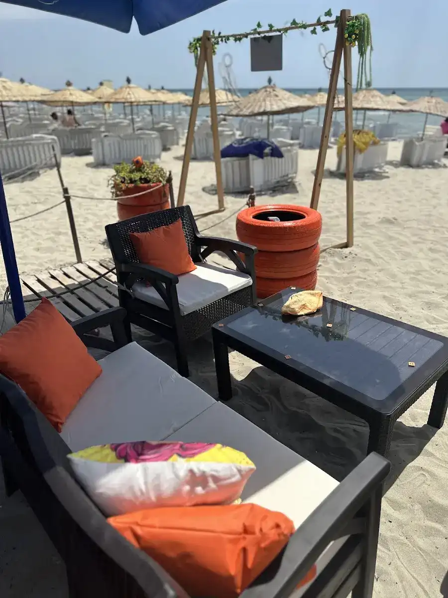 SUMMER BEACH