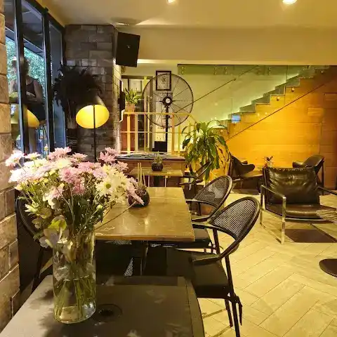 Cafe Zone - Restaurant & Bar