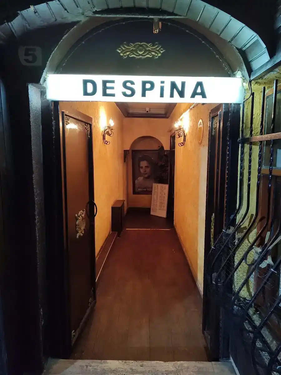 Madam Despina fotoğraf 3