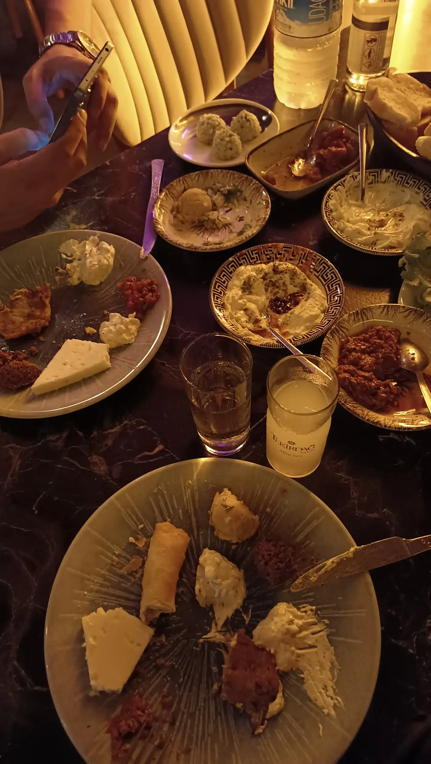 Mervelerdeyiz Nişantaşı - Yeni Nesil Meyhane fotoğraf 2