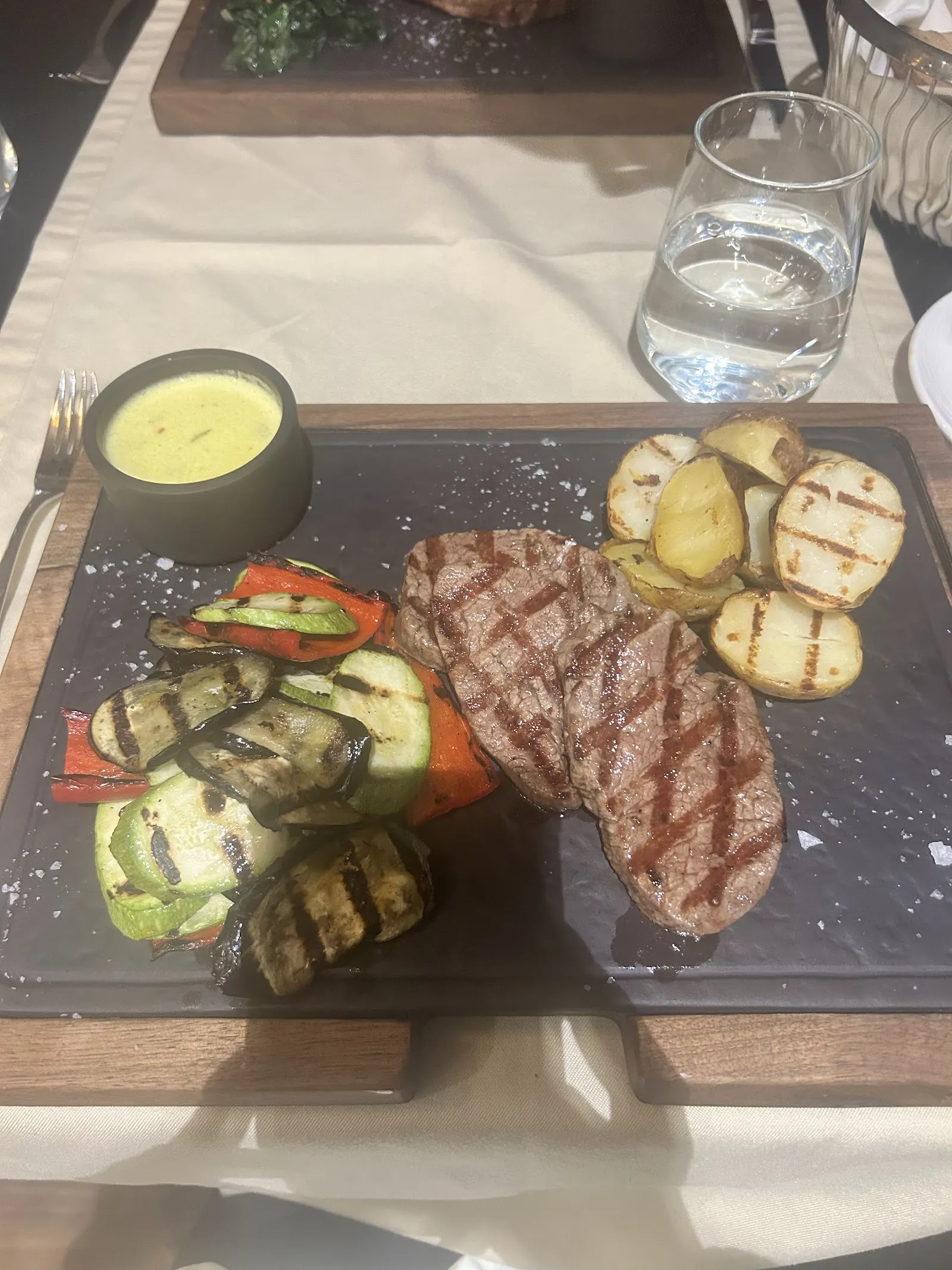 Steak and More Restaurant fotoğraf 2