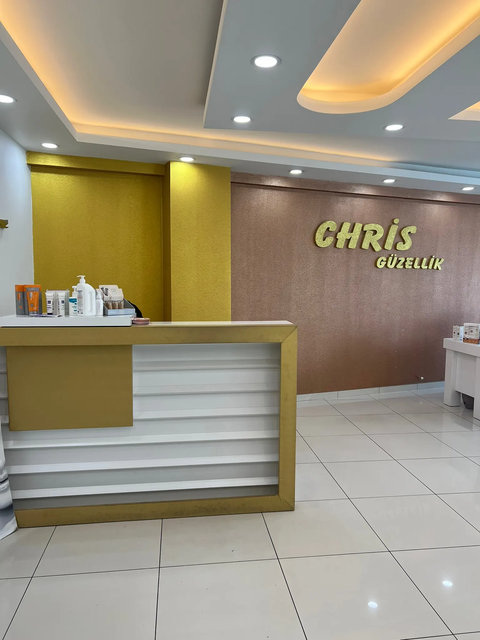 Chris Güzellik merkezi