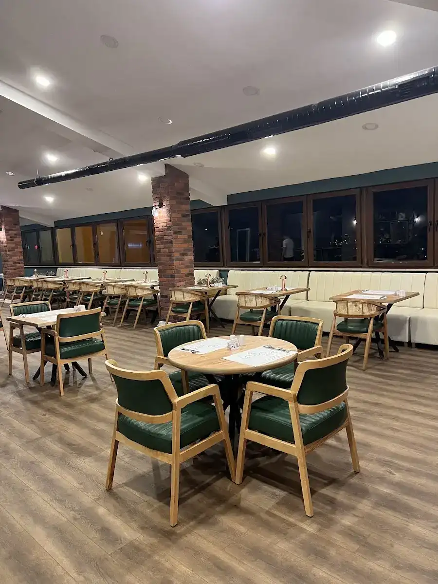 Gusto Roof | Cafe Restaurant