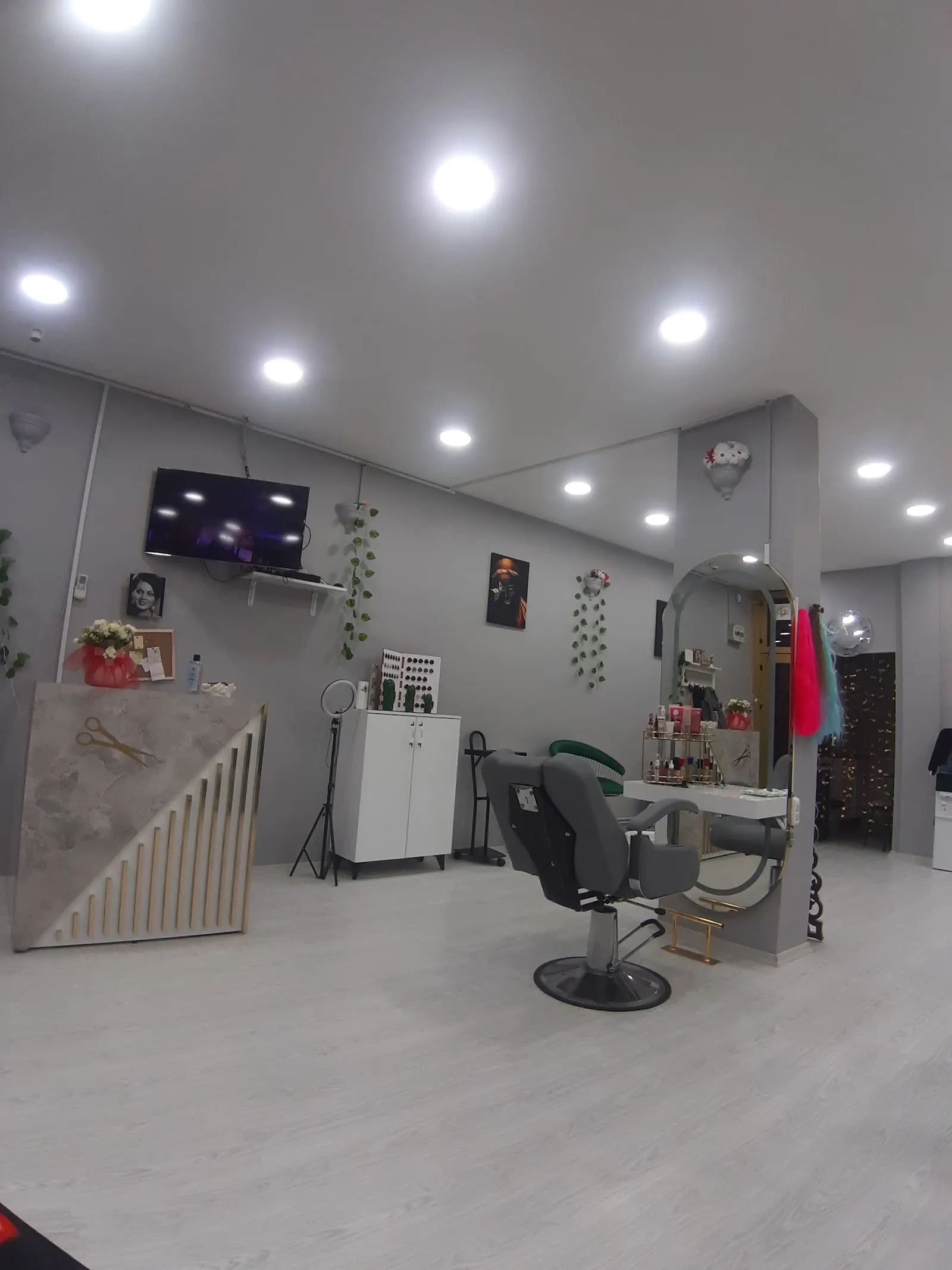 saloon beautyy fotoğraf 2